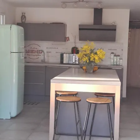 펜션 Jolie Rez De Avec Piscine A 16km D Ajaccio Peri